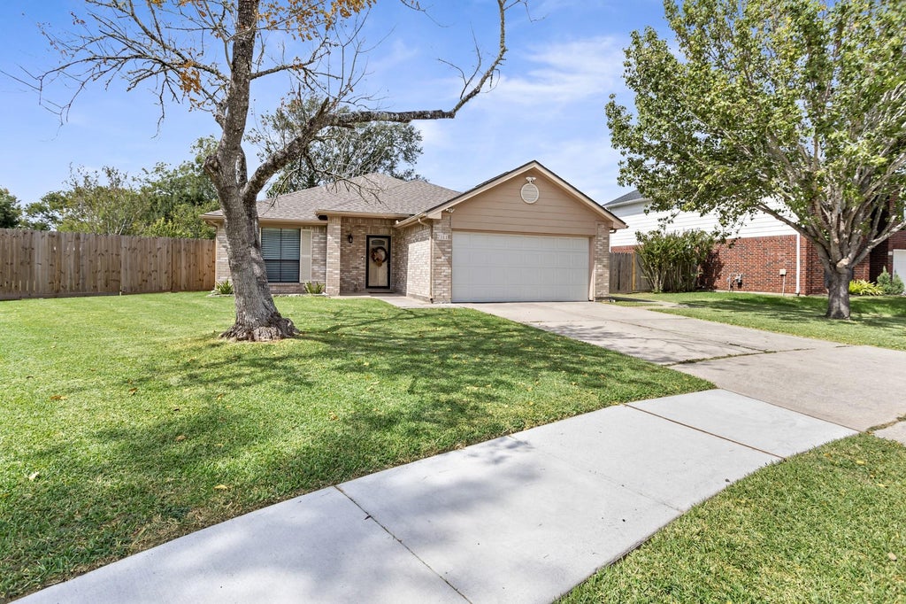 Photo of 7311 S Choctaw Street Street, Baytown, TX 77521 (MLS # 54394473)