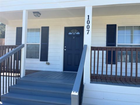 Photo of 1007 Rose Lane, Eagle Lake, TX 77434 (MLS # 69066676)