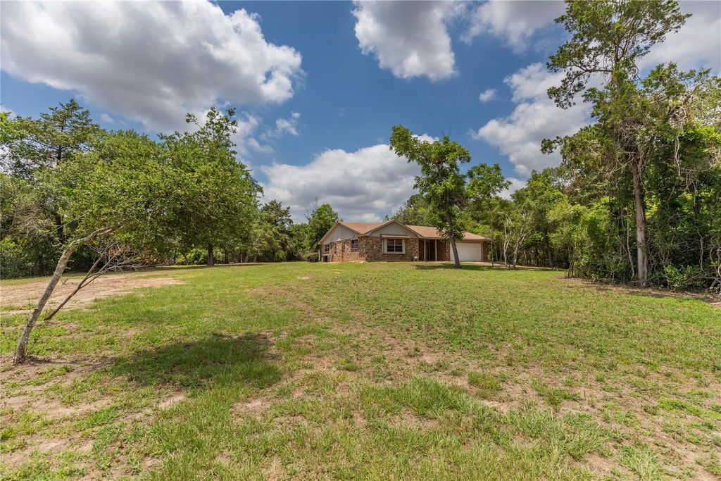 Photo of 117 Dogwood Trail, Bellville, TX 77418 (MLS # 12130010)