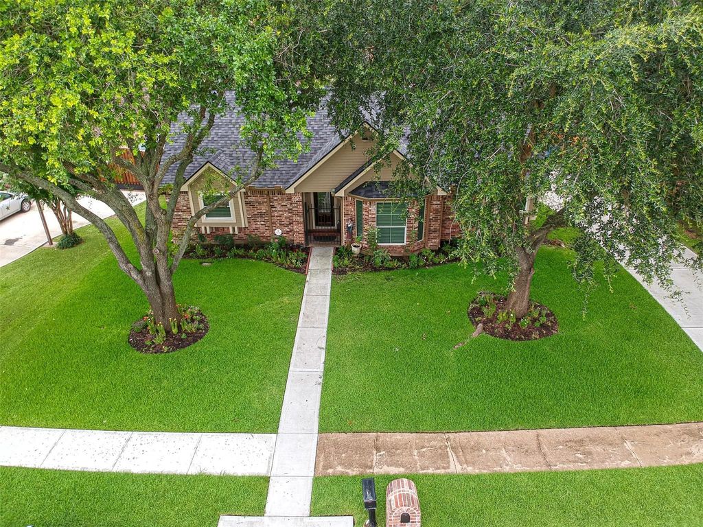 Photo of 6510 Tico Drive, Houston, TX 77083 (MLS # 21241892)