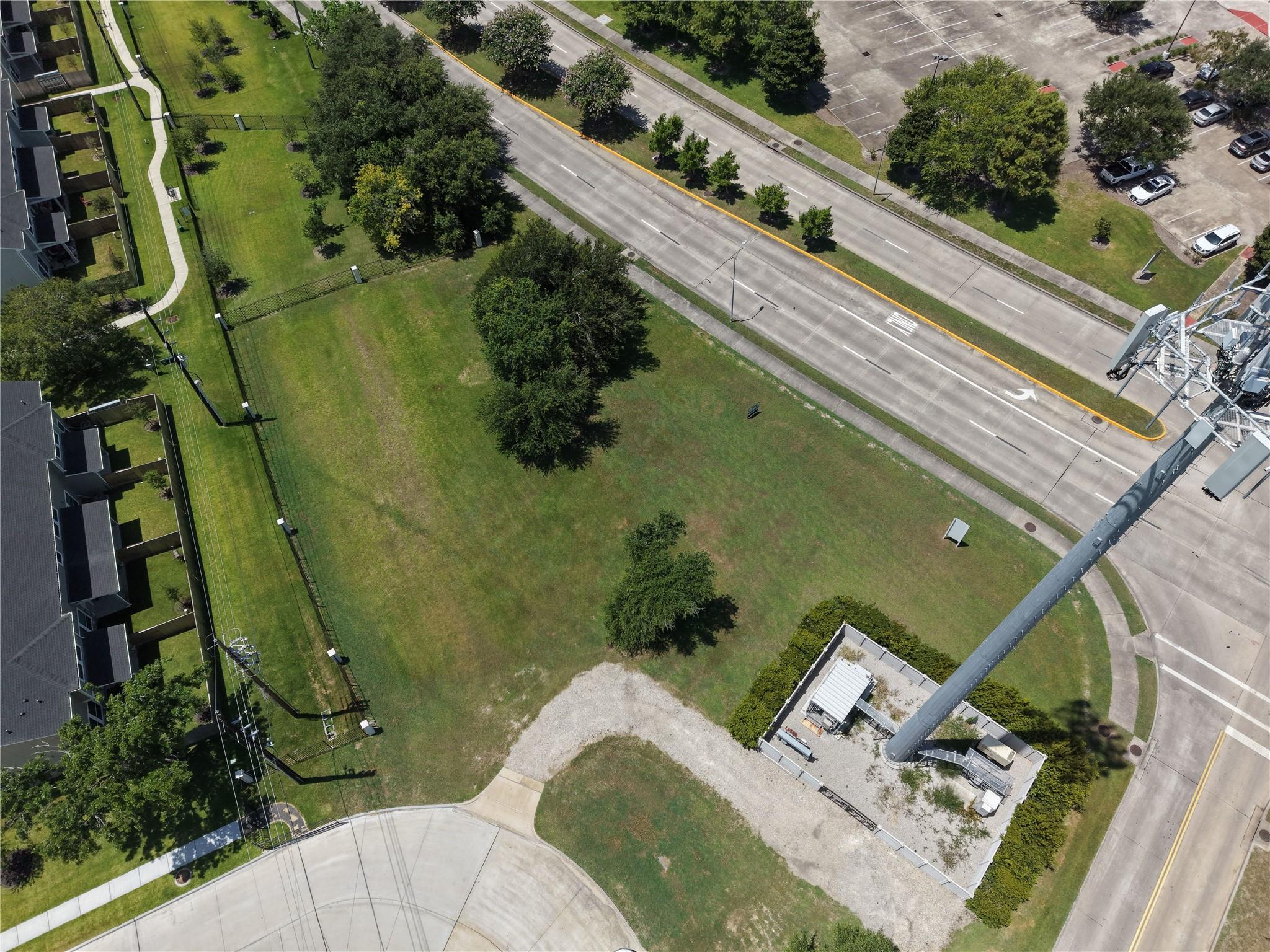 00 Cullen Parkway