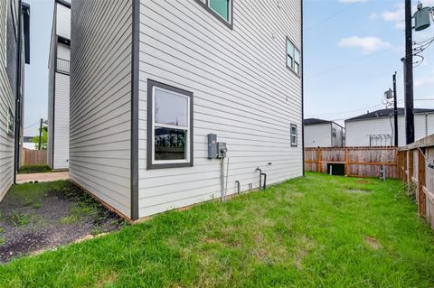 Tiny photo for 1938 Laverne Street, Houston, TX 77080 (MLS # 10120061)