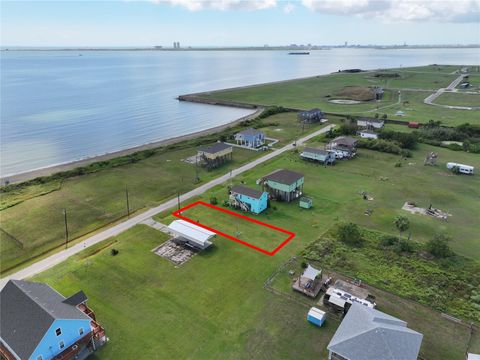 Photo of 1313 Galveston Avenue, Port Bolivar, TX 77650 (MLS # 51368208)