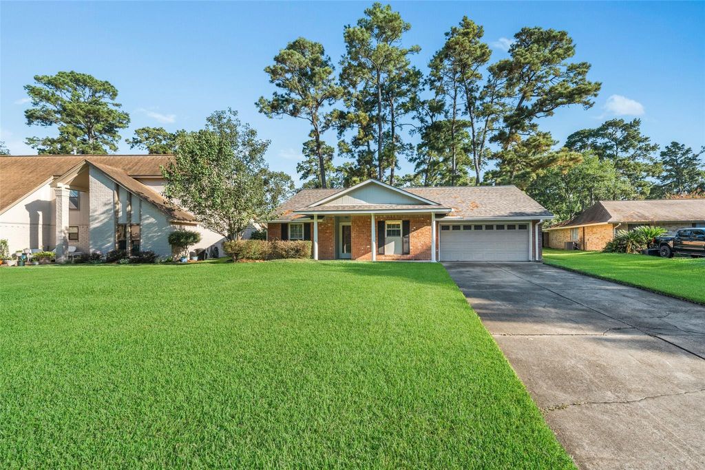 Photo of 2027 Middle Creek Drive, Houston, TX 77339 (MLS # 62517844)