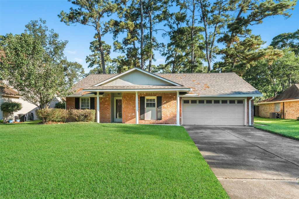 Photo of 2027 Middle Creek Drive, Houston, TX 77339 (MLS # 62517844)