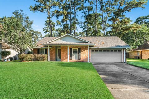 Photo of 2027 Middle Creek Drive, Houston, TX 77339 (MLS # 62517844)