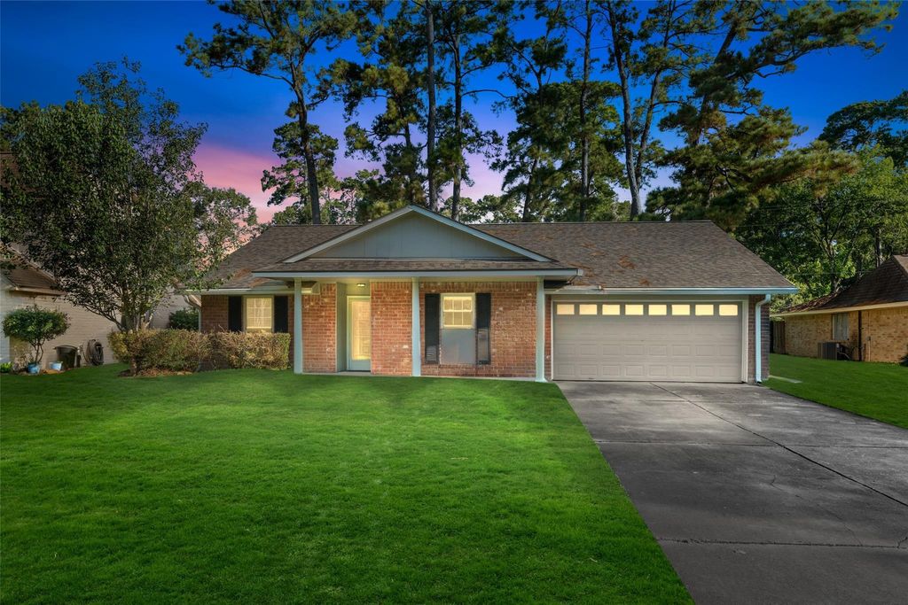 Photo of 2027 Middle Creek Drive, Houston, TX 77339 (MLS # 62517844)