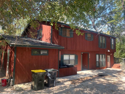 Photo of 302 Somerset Road, Conroe, TX 77316 (MLS # 66826037)