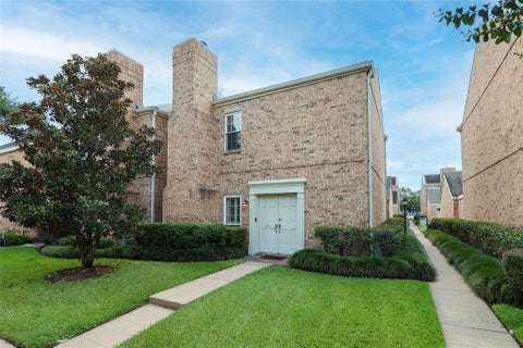 Photo of 600 Wilcrest Drive #30, Houston, TX 77042 (MLS # 42252368)