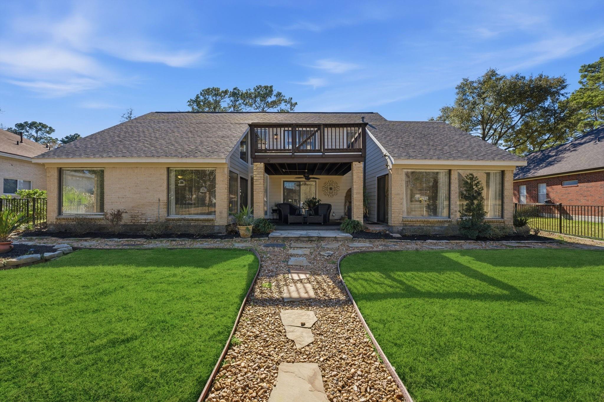 76 April Wind Drive S