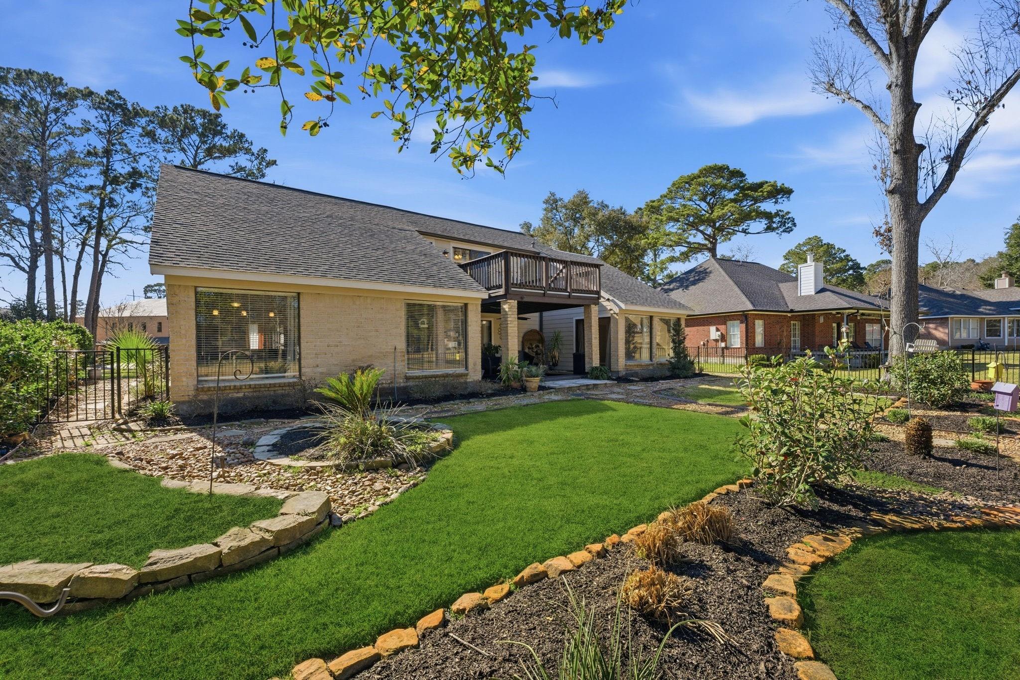 76 April Wind Drive S