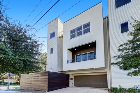 Photo of 1401 Fairview Avenue #A, Houston, TX 77006 (MLS # 34567932)