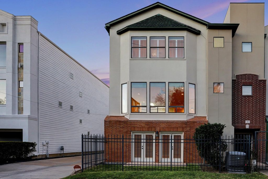 Photo of 5400 Gibson Street, Houston, TX 77007 (MLS # 63076862)