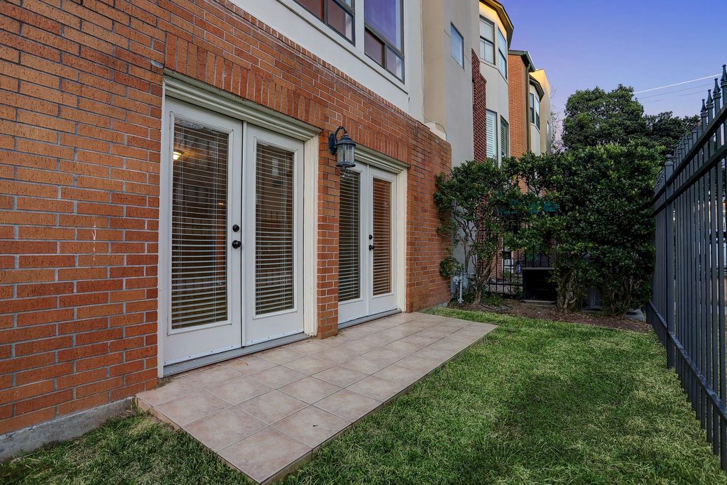 Photo of 5400 Gibson Street, Houston, TX 77007 (MLS # 63076862)