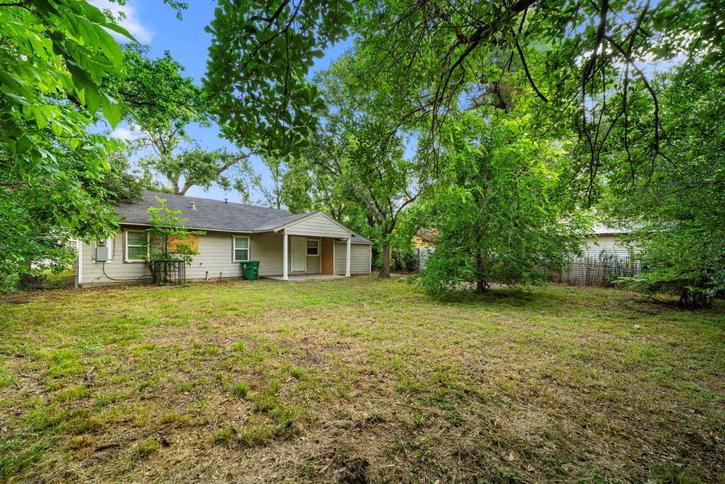 Photo of 5835 Southseas Street, Houston, TX 77033 (MLS # 80912300)