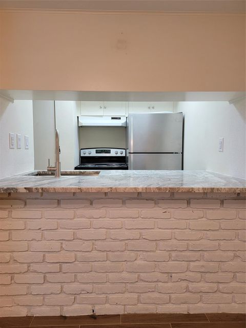 Tiny photo for 2101 Fountain View Drive #27, Houston, TX 77057 (MLS # 52857138)