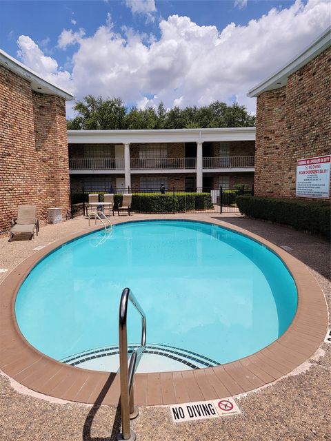 Tiny photo for 2101 Fountain View Drive #27, Houston, TX 77057 (MLS # 52857138)