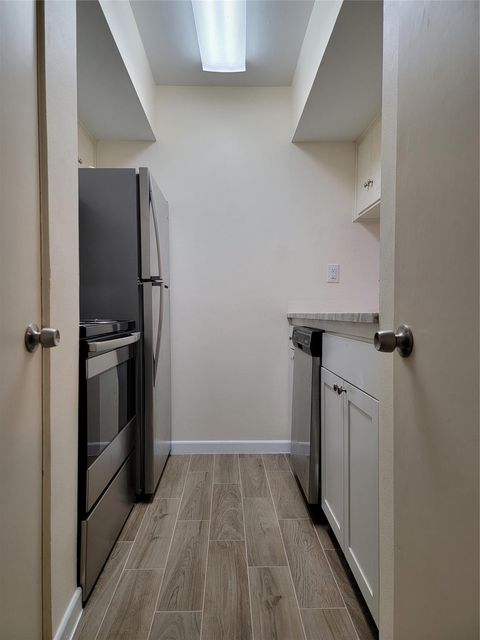 Tiny photo for 2101 Fountain View Drive #27, Houston, TX 77057 (MLS # 52857138)