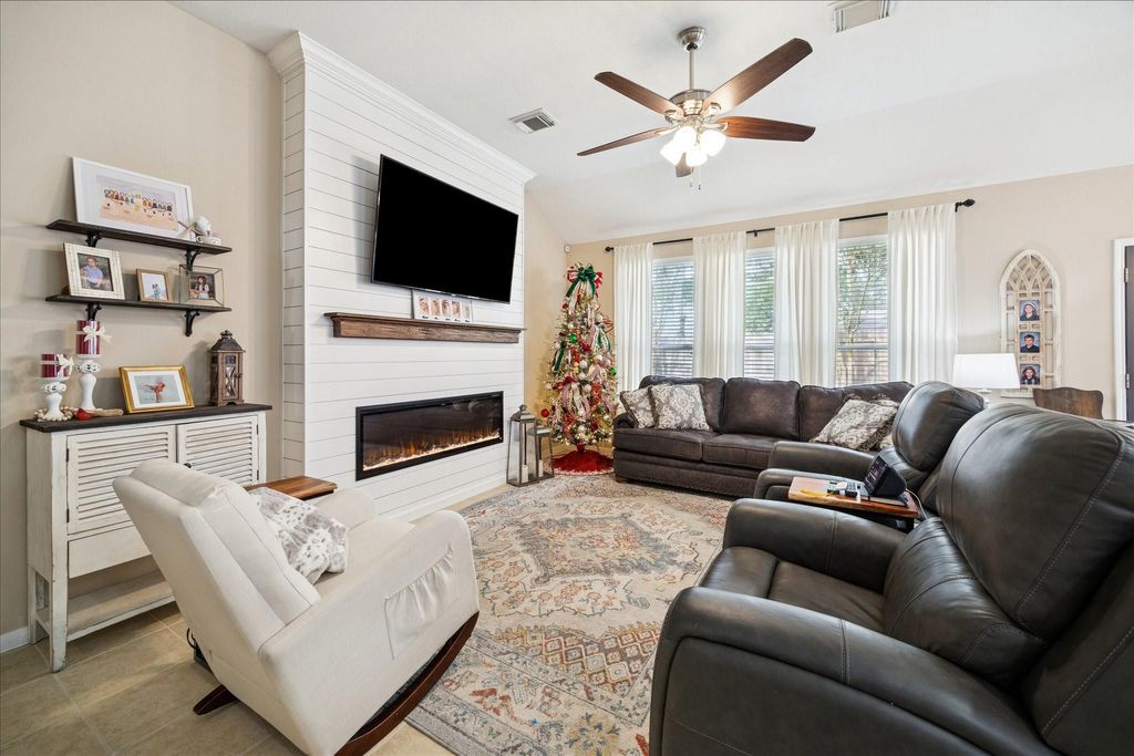 Photo of 14038 Spring Mountain Lane, Houston, TX 77044 (MLS # 23675210)