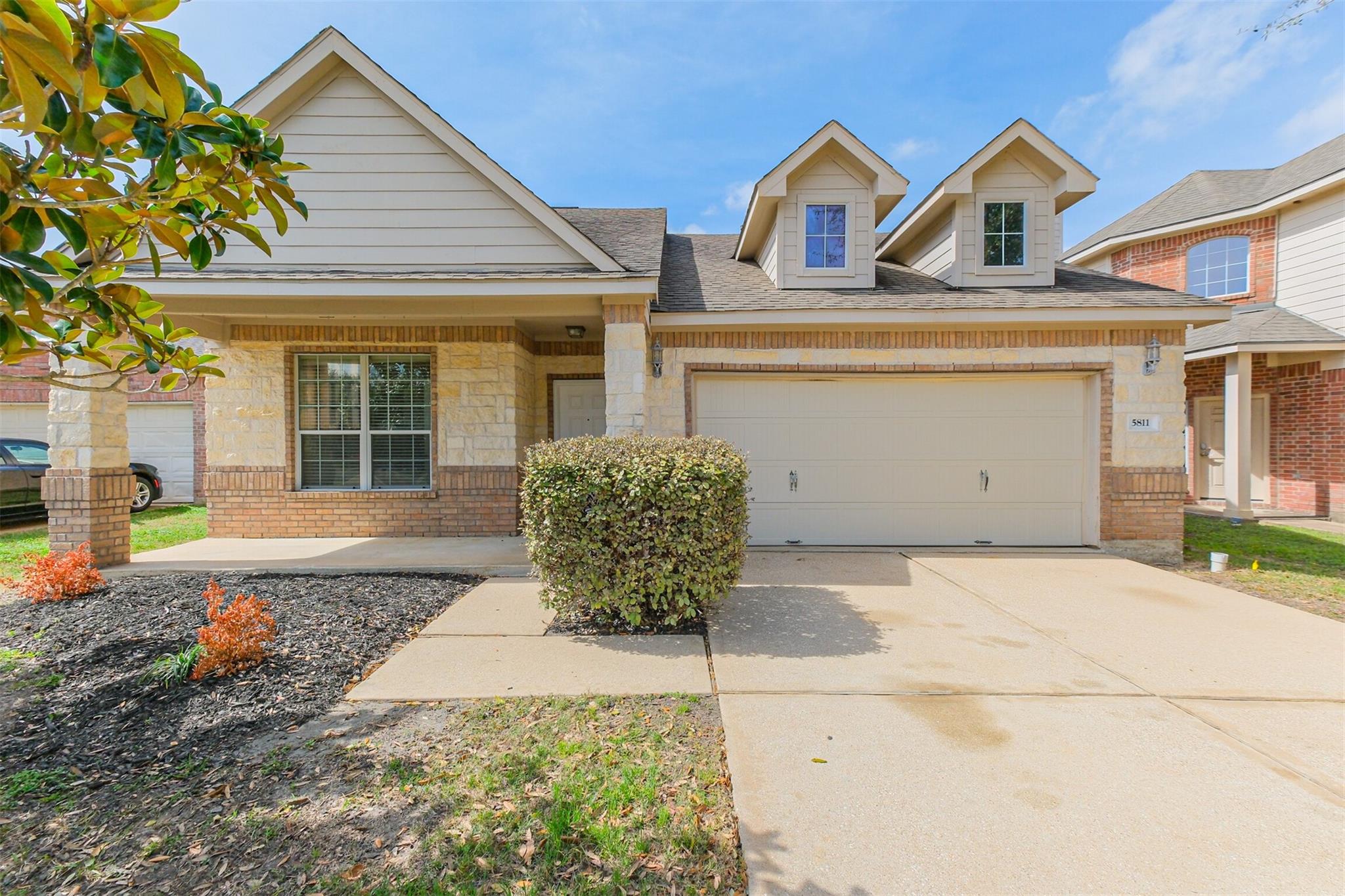 5811 Ranch Riata Court