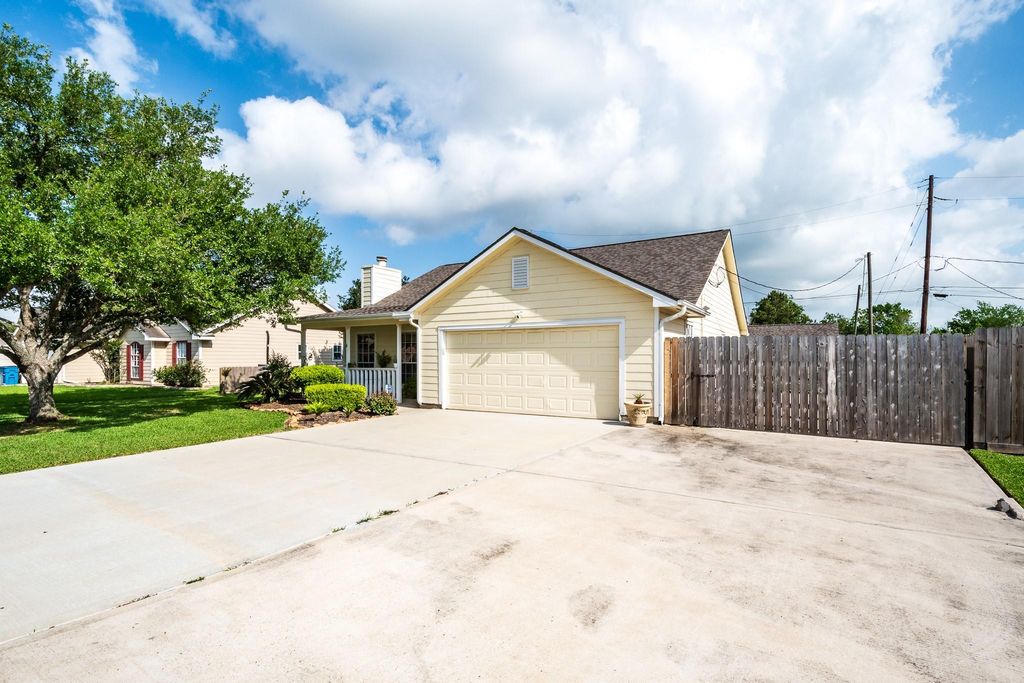 Photo of 1311 Alpha Lane, Crosby, TX 77532 (MLS # 89849707)