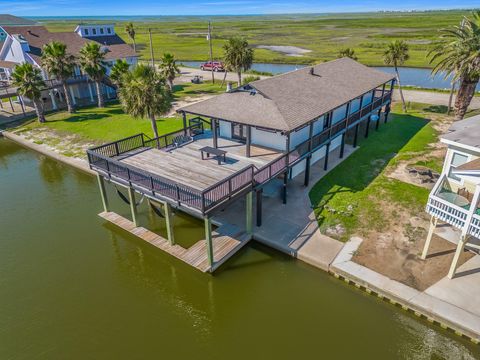 Photo of 4907 Jolly Roger Road, Jamaica Beach, TX 77554 (MLS # 70720796)
