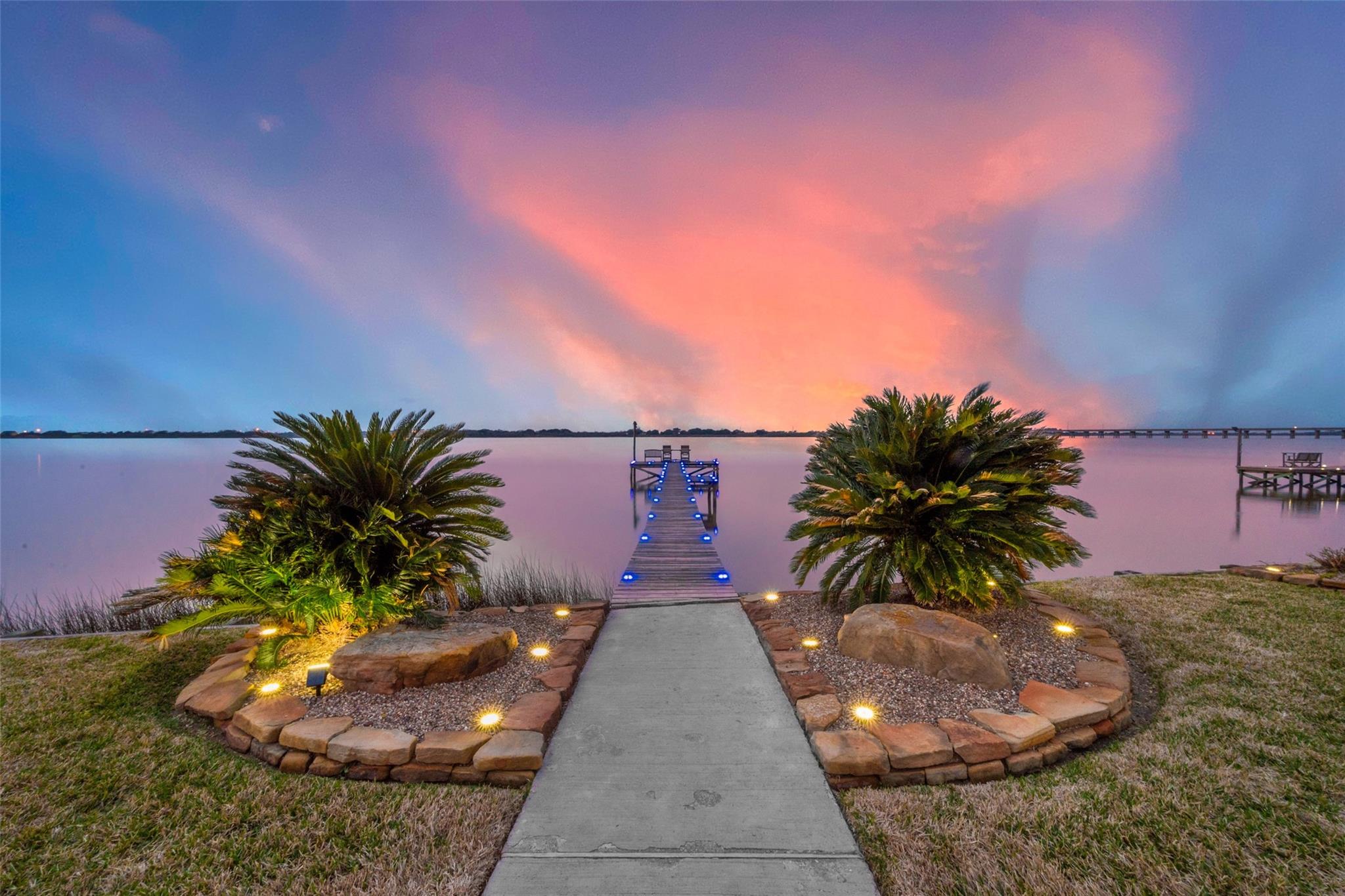 792 W Bayshore Drive