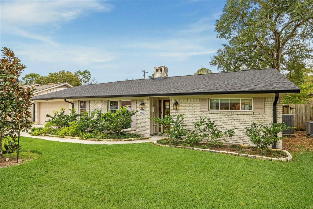 Photo of 10023 Briarwild Lane, Houston, TX 77080 (MLS # 77035388)