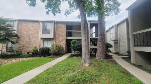 Photo of 17331 Red Oak Drive #10, Houston, TX 77090 (MLS # 68099941)