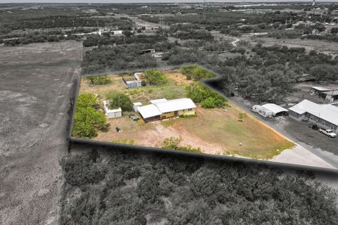 Photo of 138 Southern Heights, Sweetwater, TX 79556 (MLS # 845074)