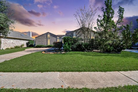 Photo of 2119 Echo Ridge, Sugar Land, TX 77478 (MLS # 6682438)