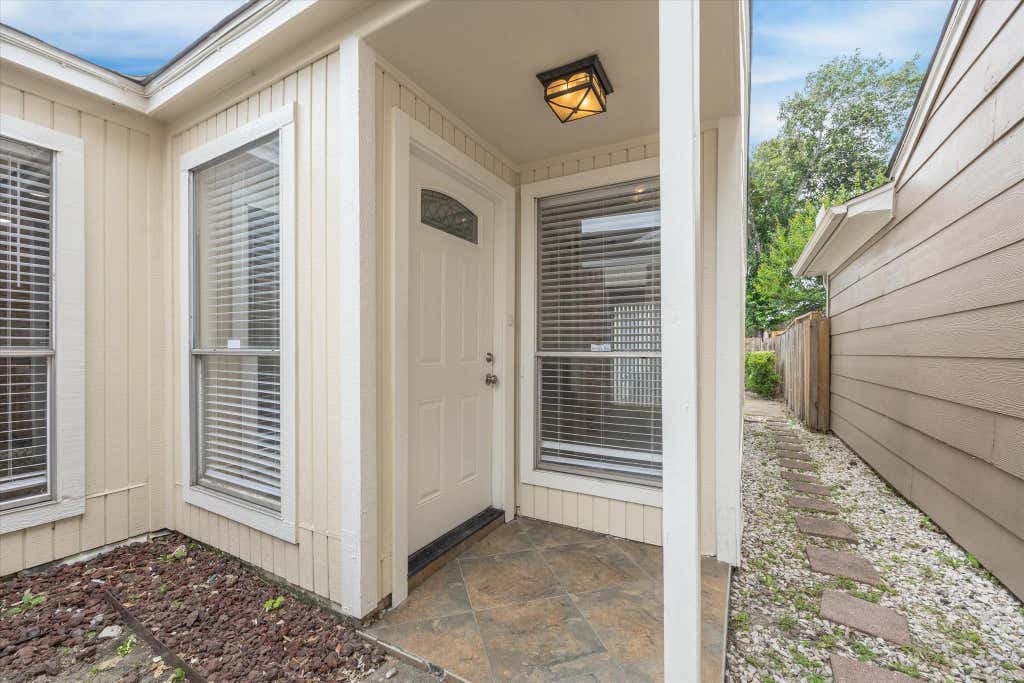 Photo of 12124 Burdine Street, Houston, TX 77035 (MLS # 65142634)