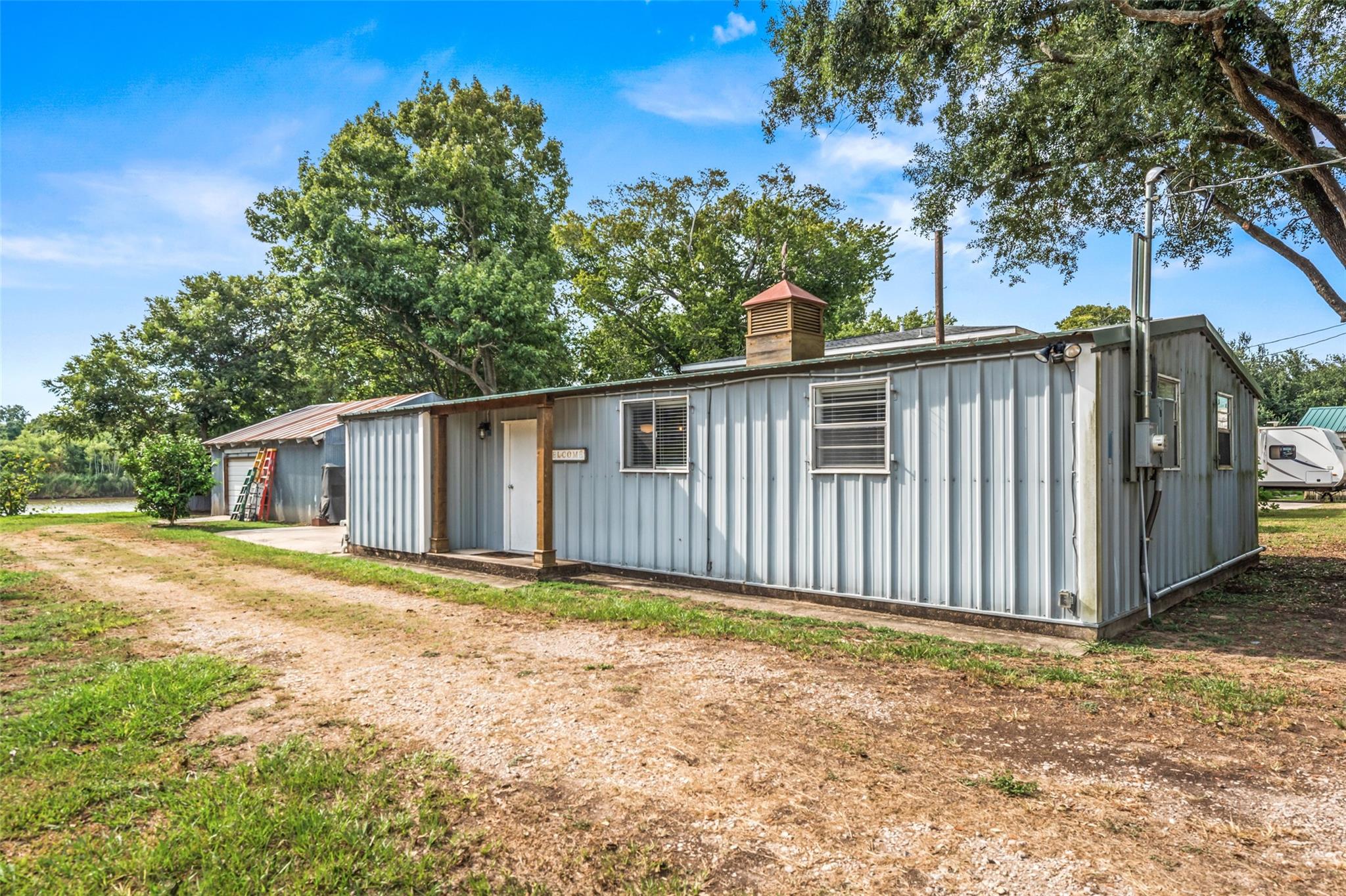 1402 County Road 243