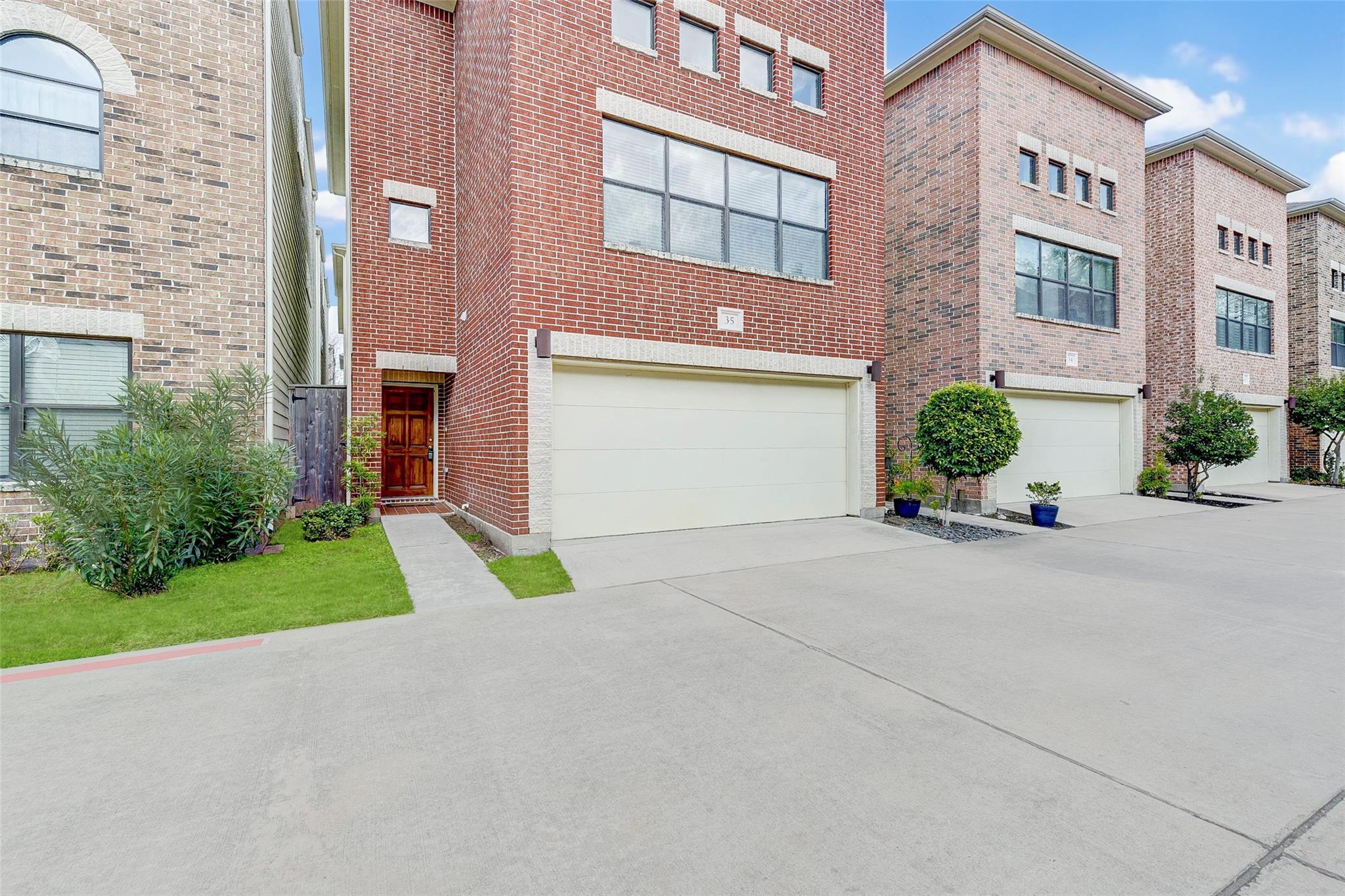 650 Westcross Street 35
