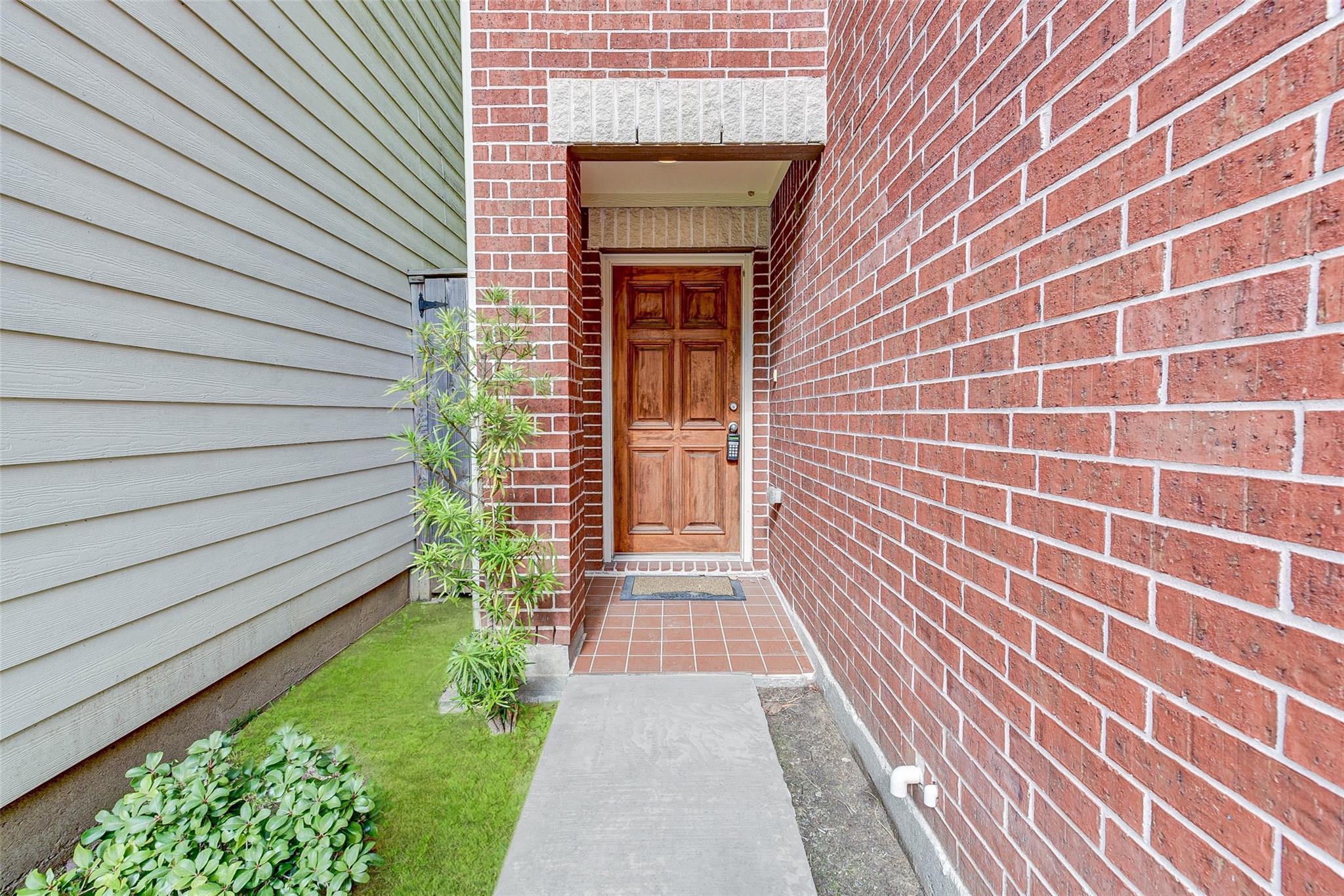 650 Westcross Street 35