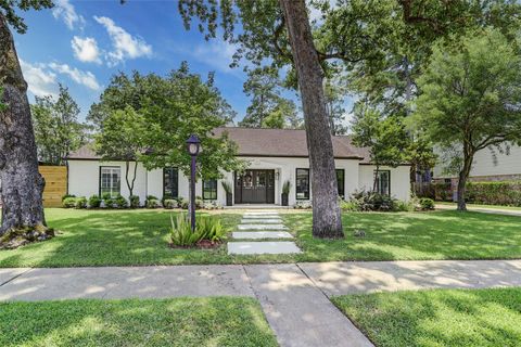 Photo of 12419 Mossycup Drive, Houston, TX 77024 (MLS # 44588549)