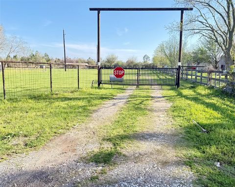 Vacant Land For Sale - 29921 Waller Spring Creek Road<br/> Waller, TX 77484