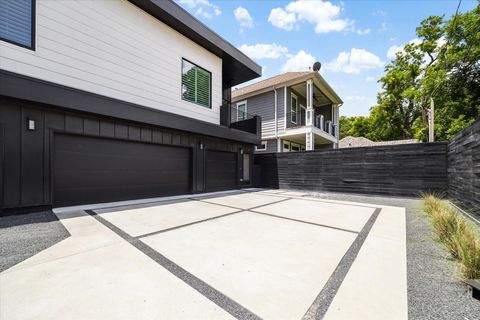 Photo of 1015 E 27th Street #B, Houston, TX 77009 (MLS # 94111434) Photo of 1015 E 27th Street #B, Houston, TX 77009 (MLS # 94111434)