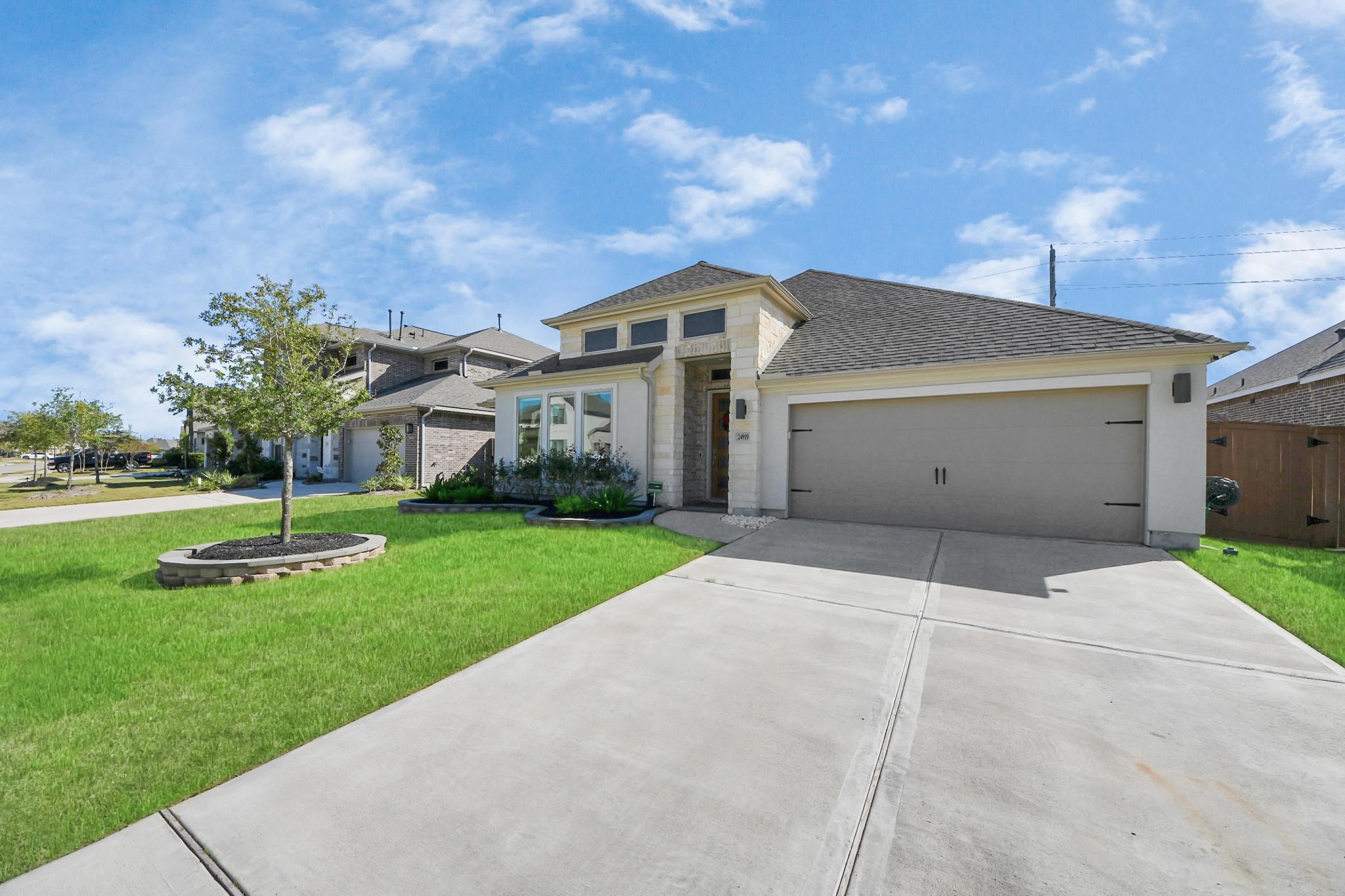 24919 Hibiscus Garden Way