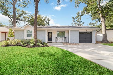 Photo of 3815 April Lane, Houston, TX 77092 (MLS # 44937439)