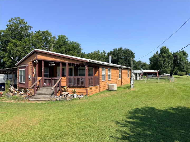 Photo 1 of 8 — 357 Blain Street, Buffalo, TX 75831