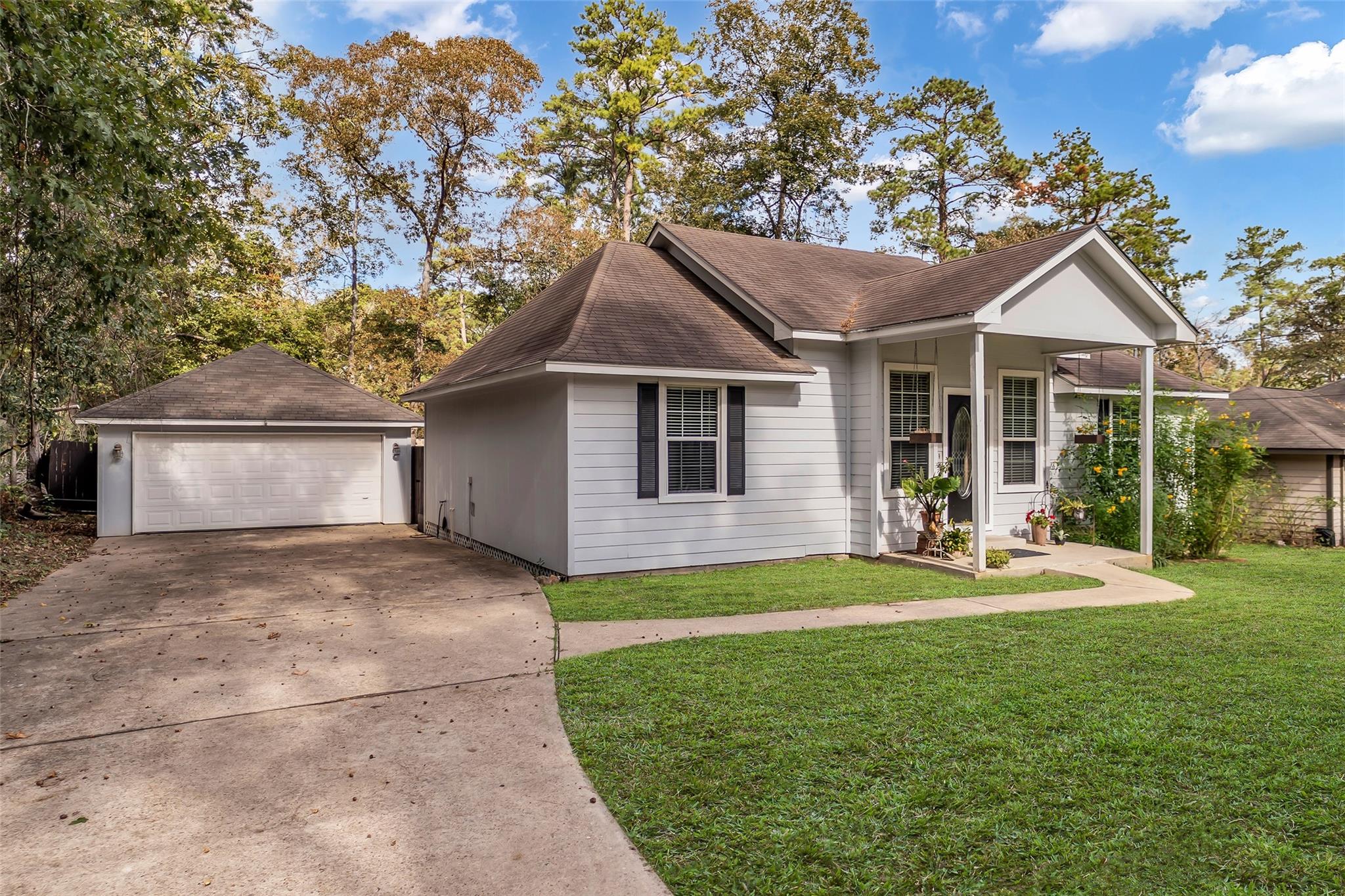 10887 Royal Pines Drive