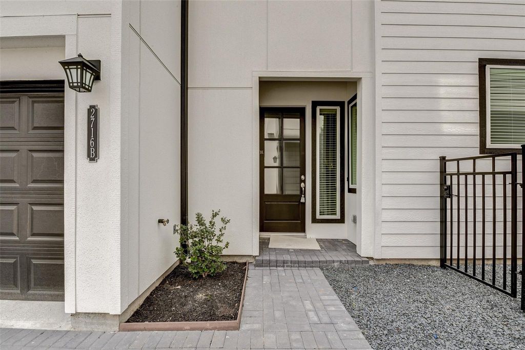 Photo of 2716 Grand Fountains Drive #B, Houston, TX 77054 (MLS # 63069158)