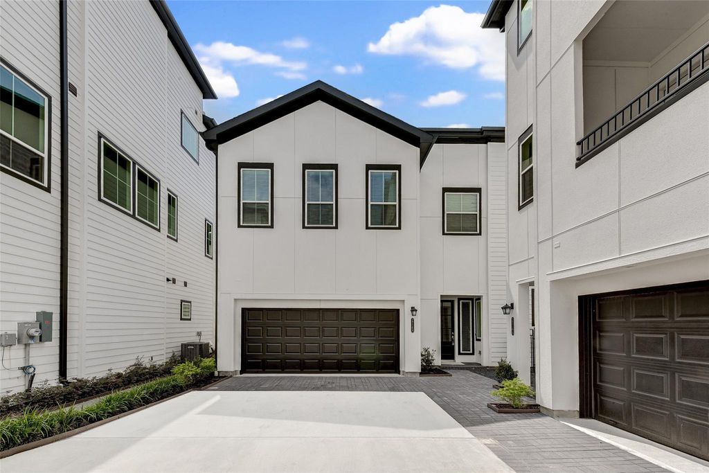 Photo of 2716 Grand Fountains Drive #B, Houston, TX 77054 (MLS # 63069158)