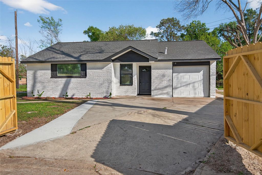 Photo of 710 Knob Hollow Street, Channelview, TX 77530 (MLS # 11796352)