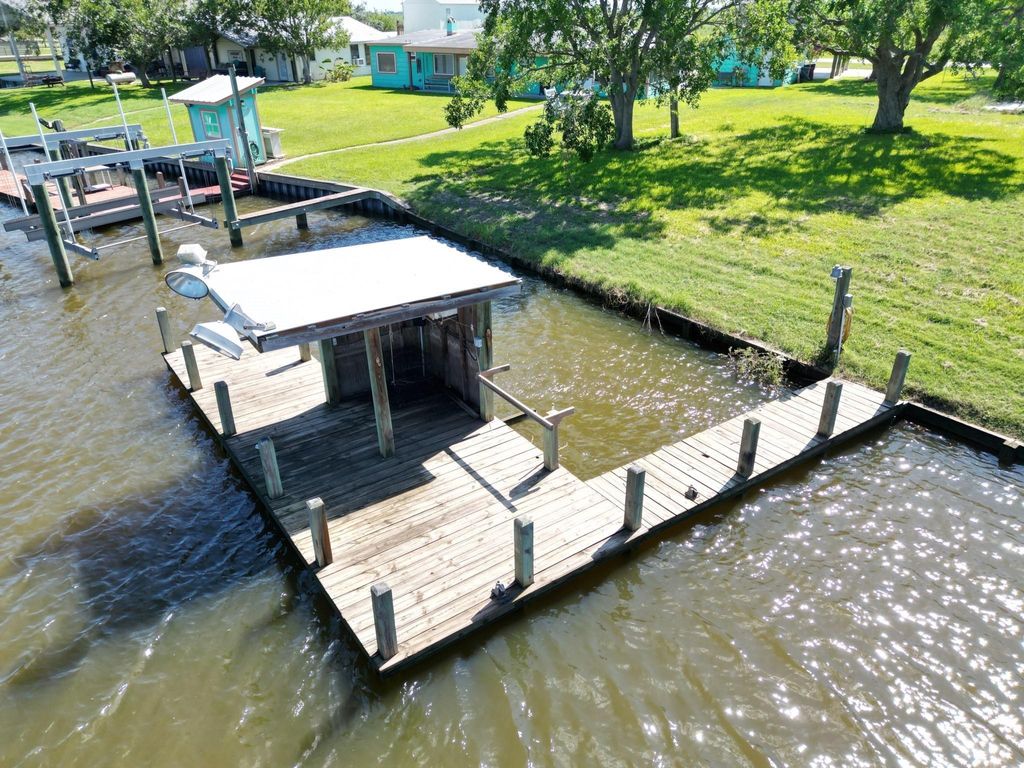 Photo of 167 County Road 206, Sargent, TX 77414 (MLS # 36085259)