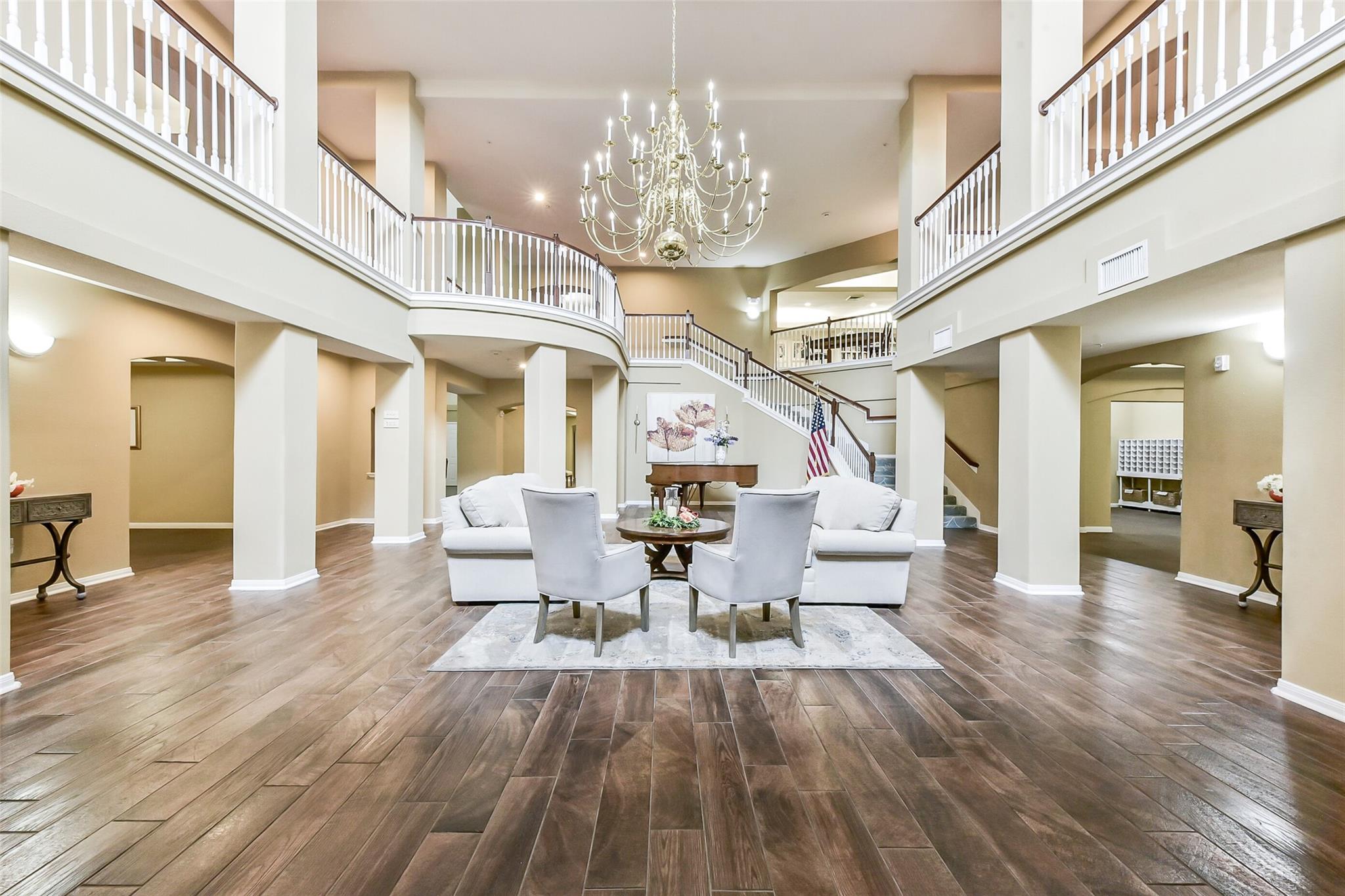 2815 Kings Crossing Drive 319