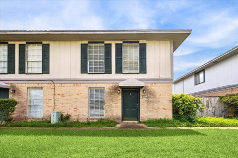 Photo of 1916 Upland Drive, Houston, TX 77043 (MLS # 58827929)