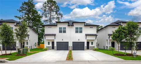 Photo of 1960 Longmire Villas Court, Conroe, TX 77304 (MLS # 83436126)