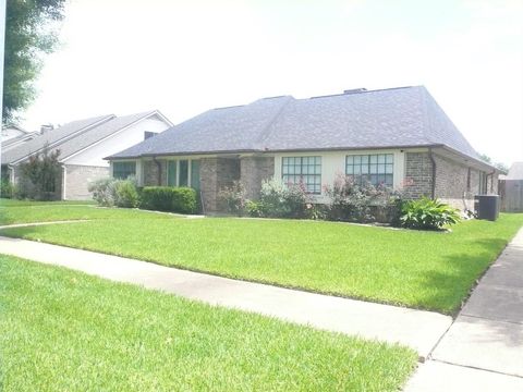 Photo of 2803 Green Fields Drive, Sugar Land, TX 77479 (MLS # 68890883)